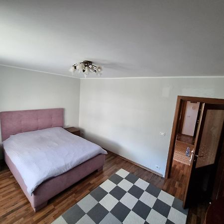 Yla Apartments Piatra Neamt Luaran gambar