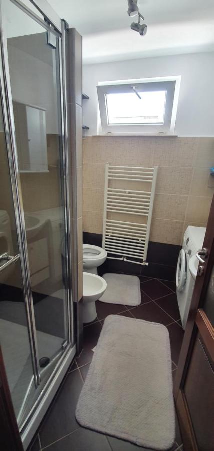 Yla Apartments Piatra Neamt Luaran gambar
