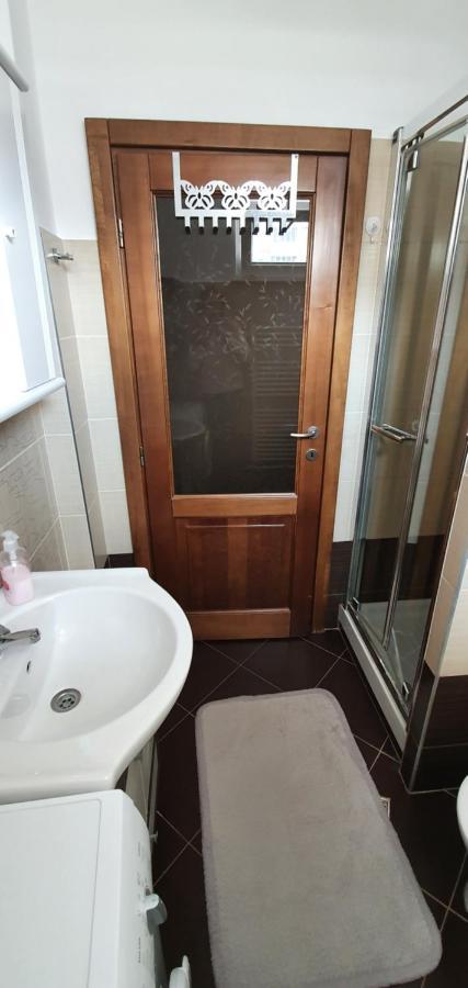 Yla Apartments Piatra Neamt Luaran gambar