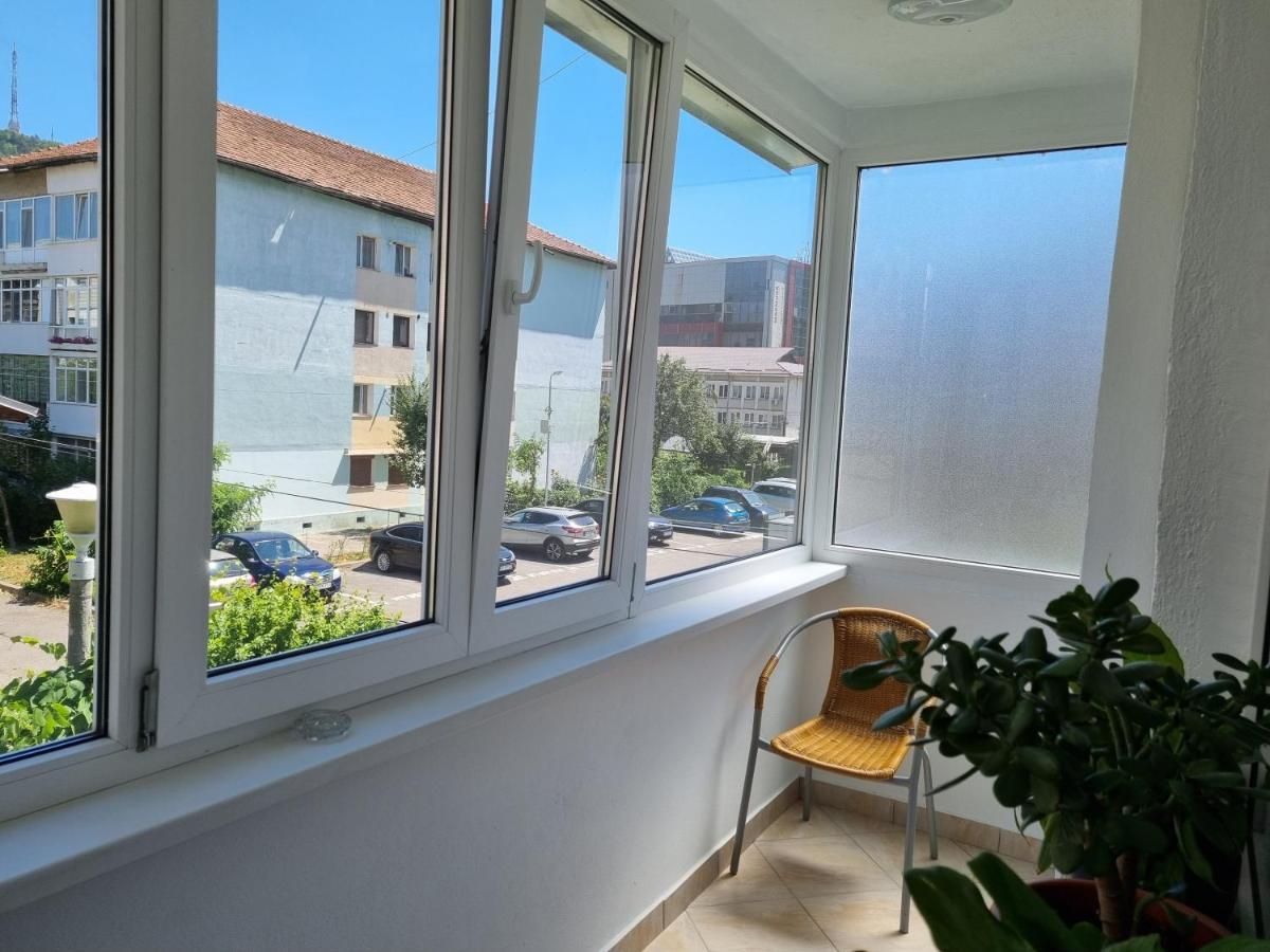 Yla Apartments Piatra Neamt Luaran gambar