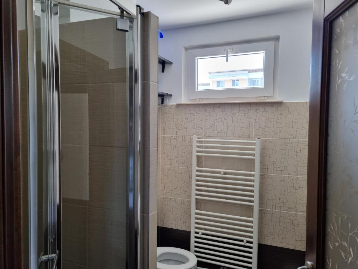 Yla Apartments Piatra Neamt Luaran gambar